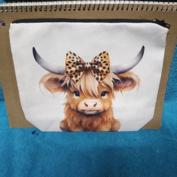Highland Cow Pouch with Bow Cosmetic Bag Makeup Pouch - Picture 1 of 2